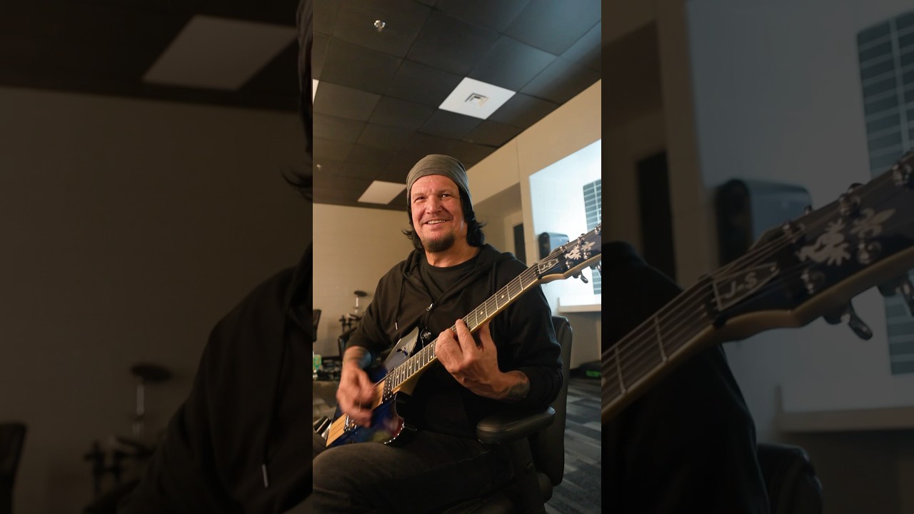 Disturbed - Dan warming up with “Round And Round” by RATT 🎸🐀🐀 #disturbed #ratt #80smusic #wa